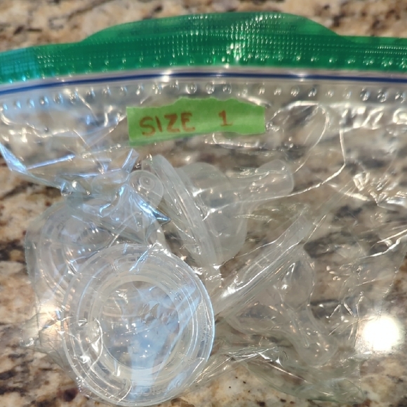 Phillips Avent Bundle Set with Anti Colic Inserts And Nipple Shield 24mm - Picture 2 of 5